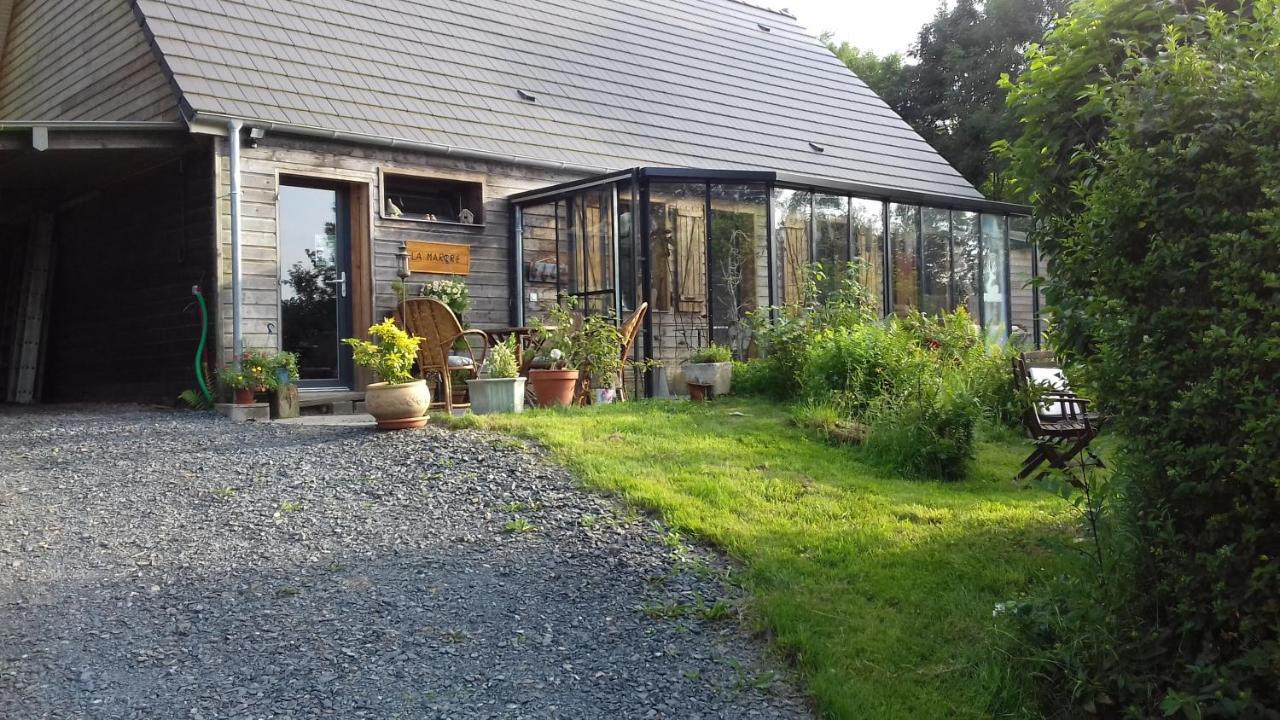 Saint-Sylvestre-de-Cormeilles La Martre Bed & Breakfast エクステリア 写真